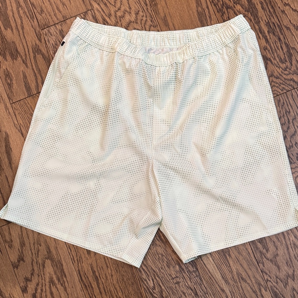 DSG Men's Light Green Athletic Shorts
